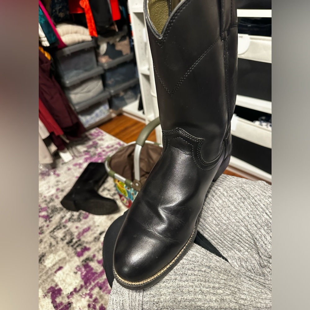 Justin Cowboy boots size 8 1/2 EEE Black